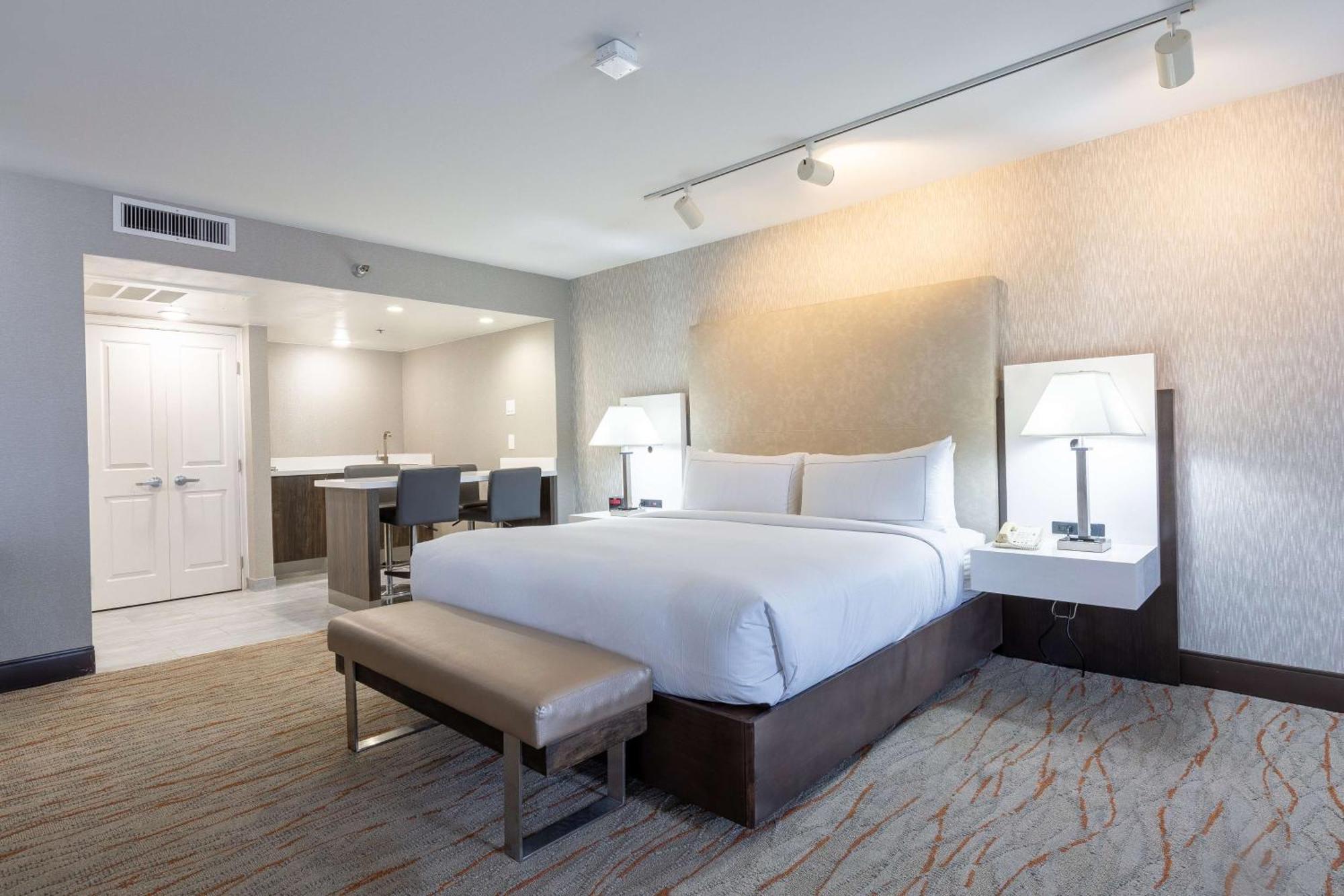 Doubletree By Hilton Dallas/Richardson Exteriör bild